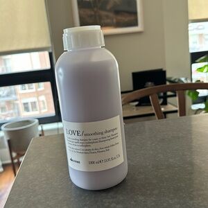 Davines LOVE smoothing shampoo